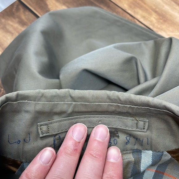 Vintage Burberry Trench Coat in Gray 42 H1 - Picture 4 of 10